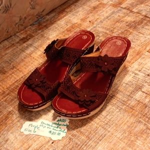 Platform sandals with flower on each strap